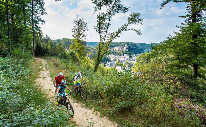 bike-castle-larochette-ralph-schanze.jpg