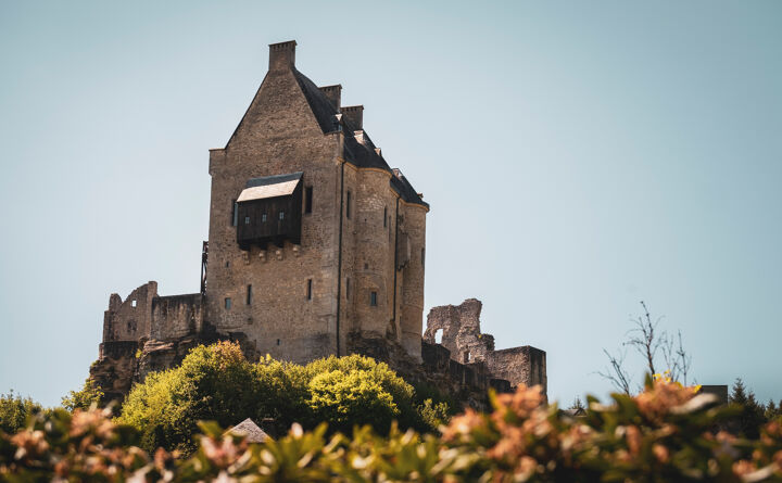 castle-larochette-renata-lusso.jpg