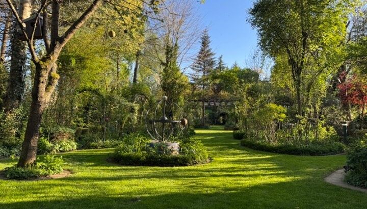 https://storage.googleapis.com/lu-echo-prod-experiences/WYrvPQy_Wf5AOOtUbnaA/paul-francine-biren-s-natural-garden-0SuutN/Jardin-naturel_1_main.jpg