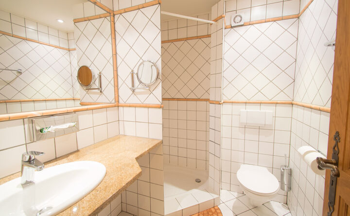 comfortwith-river-view-bathroom-2.jpg