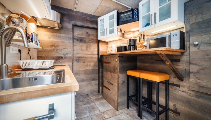 eppeltree-hideaway-cabin-mullerthal-luxembourg-kitchen-1_4.jpg