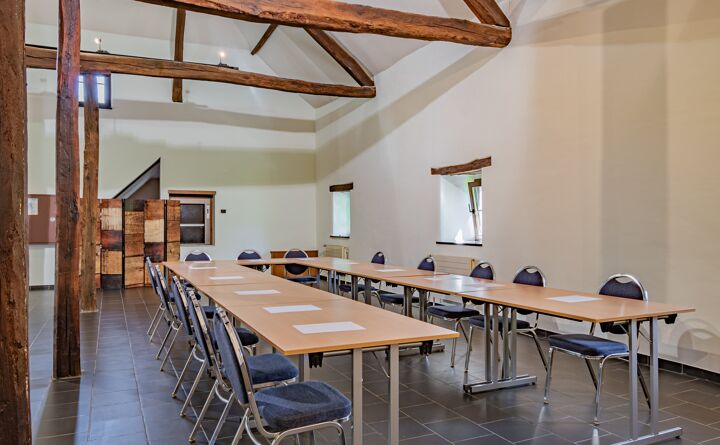 seminar_room_06.jpg