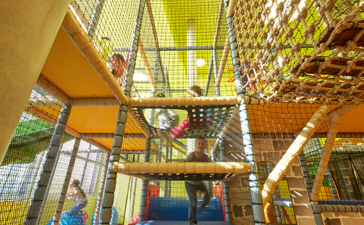 youth-hostel-beaufort-indoor-playground-1.jpg