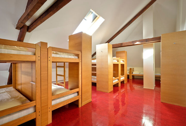 youth-hostel-remerschen-12-bedded-room-with-wc-and-shower-on-the-floor-1.jpg