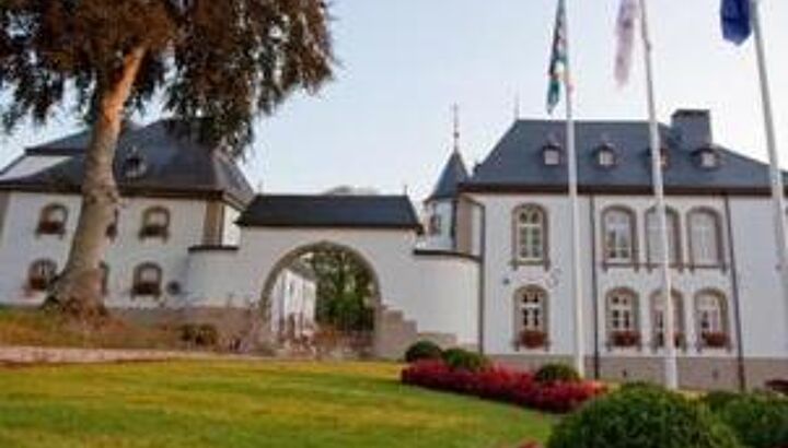https://static.cubilis.eu/portal/Chateau_d-Urspelt-Luxembourg_/fotos/chateau-d-urspelt-luxembour.jpg