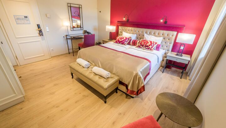 https://static.cubilis.eu/portal/Chateau_d-Urspelt-Luxembourg_/fotos/cu-new-2020-castle-rooms-20-of-21-web.jpg