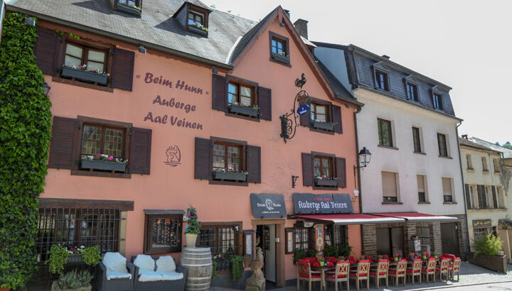 https://static.cubilis.eu/portal/hotel-auberge-aal-veinen-beim-hunn-bourscheid/fotos/auberge-aal-veinen-beim-hunn-02-2mp.jpg