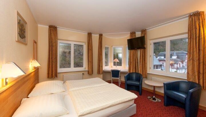 https://static.cubilis.eu/portal/hotel-belle-vue-vianden_/fotos/comfort-kamer-1.jpg
