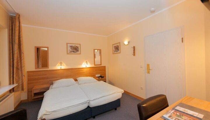 https://static.cubilis.eu/portal/hotel-belle-vue-vianden_/fotos/standaard_kamer.jpgpic_635406008764447378.jpg