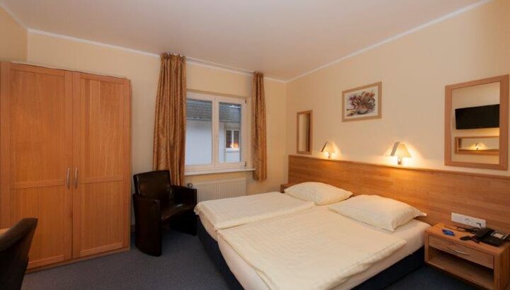 https://static.cubilis.eu/portal/hotel-belle-vue-vianden_/fotos/standard-kamer.jpg