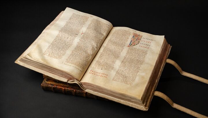 https://storage.googleapis.com/lu-echo-prod-experiences/4M7P7ge9QzbmXvafq5or/exposition-de-la-bible-geante-a-echternach-ezdKa_/BnL-Bible-06_main.jpg