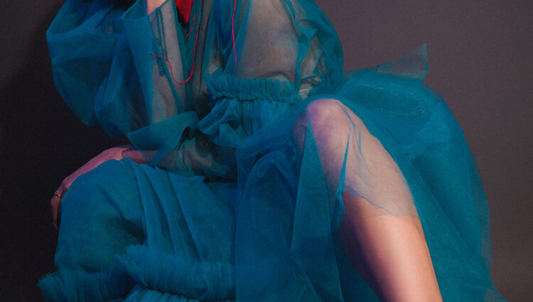 https://storage.googleapis.com/lu-echo-prod-experiences/G577j_0c_FIUpvwzP4_p/emma-smith-quartet-hODn4j/Emma-Smith-Press-Shot-2025-credit-Veronika-Marx-1-WEB_main.jpg