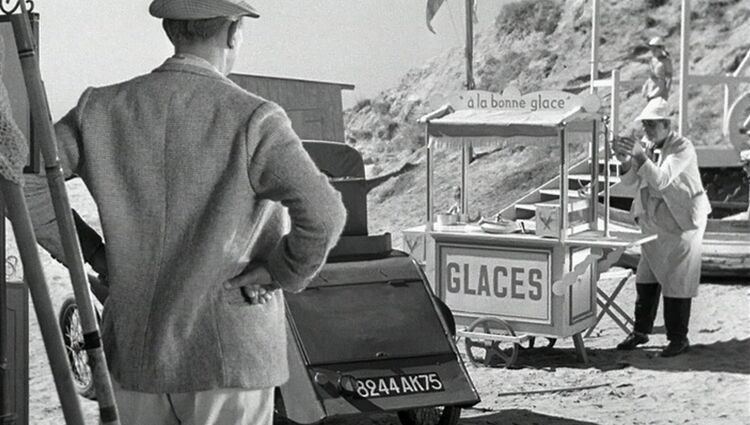 https://storage.googleapis.com/lu-echo-prod-experiences/GGdVYVh1aC5Ixoz56p-e/les-vacances-de-m-hulot-oZAhfC/005B-W-5_main.jpg