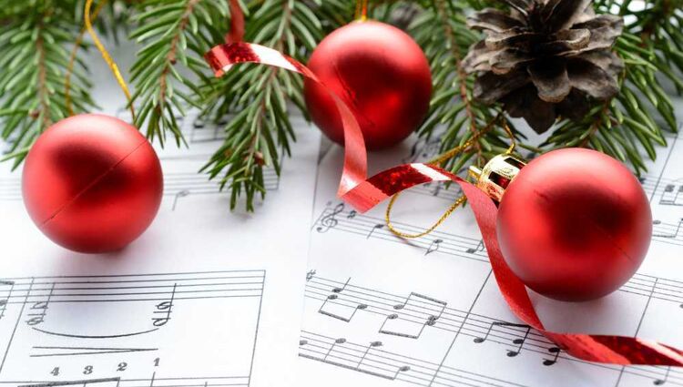 https://storage.googleapis.com/lu-echo-prod-experiences/I2gWuTd-DeTfbOcWiRm6/a-not-so-silent-night-2CiXY8/christmas-bulbs-on-music_main.jpg