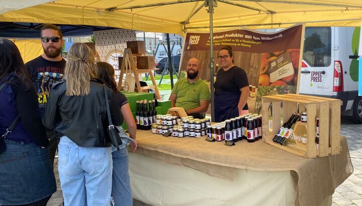 https://storage.googleapis.com/lu-echo-prod-experiences/N6tQG2A8y6wxTglLN58E/streetmarket-luxembourg-produkts-medernach-3ybk-7/eppelpress-2.JPG