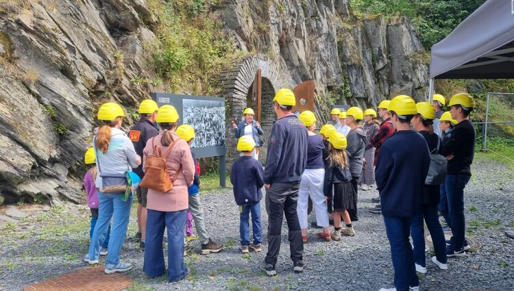 https://storage.googleapis.com/lu-echo-prod-experiences/OaTbn6v7BQhVkWrNp0_f/guided-tour-in-luxembourgish-french-3VJALT/20240816_Mus-e_de_lardoise_DW_main.jpg