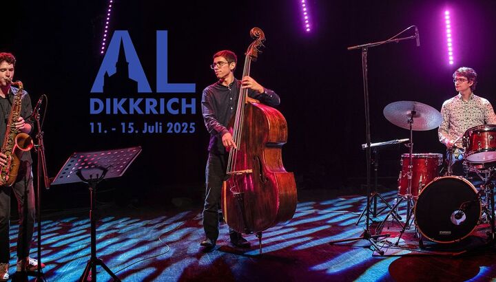 https://storage.googleapis.com/lu-echo-prod-experiences/T1kYFF2ZZSsVxEd_2wQN/al-dikkrich-optaktconcert-jQOfRQ/AlDikkrich_Galletrio-_2025_small_main.jpg