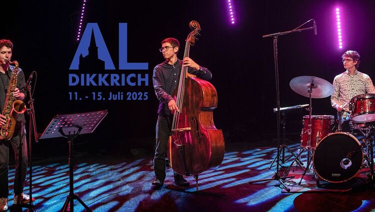 https://storage.googleapis.com/lu-echo-prod-experiences/T1kYFF2ZZSsVxEd_2wQN/al-dikkrich-optaktconcert-jQOfRQ/AlDikkrich_Galletrio-_2025_small_main.jpg