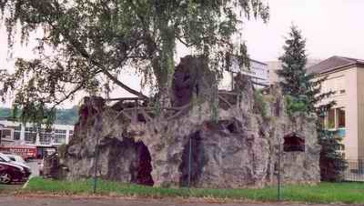 https://storage.googleapis.com/lu-echo-prod-experiences/WYrvPQy_Wf5AOOtUbnaA/grotte-de-diekirch-OibDx1/diekirch_main.jpg