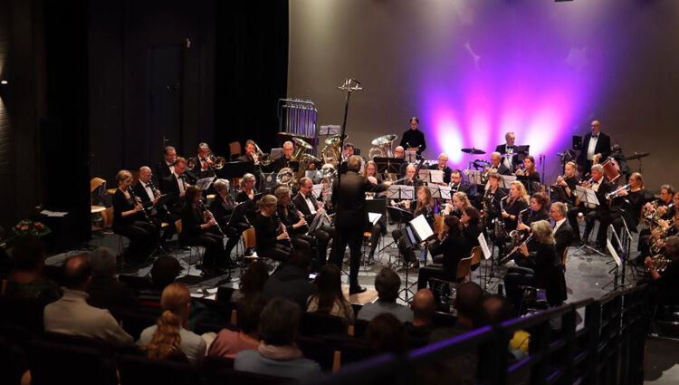 https://storage.googleapis.com/lu-echo-prod-experiences/lxfwcT2e03YSc7wTfxzo/concert-harmonie-amstelveen-7m6aW1/Echo-Concert-Amstelveen_main.jpg