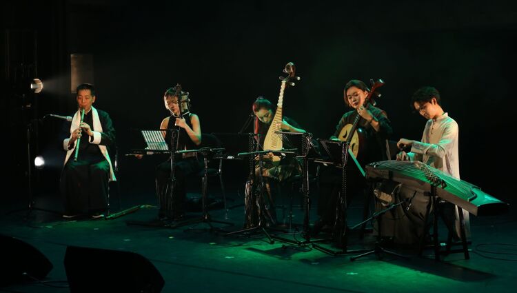 https://storage.googleapis.com/lu-echo-prod-experiences/vyU13xexZKuzTfkDppHWMh/OYGh-xdjctSBwrsrwcxekV-e4XzfV/09-26-UK-Chinese-Music-Ensemble_Copyright_web_main.jpg