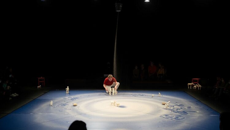 https://storage.googleapis.com/lu-echo-prod-experiences/vyU13xexZKuzTfkDppHWMh/kreise-7zD45M/06-06-07-Helios-Theater_Copyright-Buelent-Kirschbaum-Walter-G-Breuer_web_main.jpg